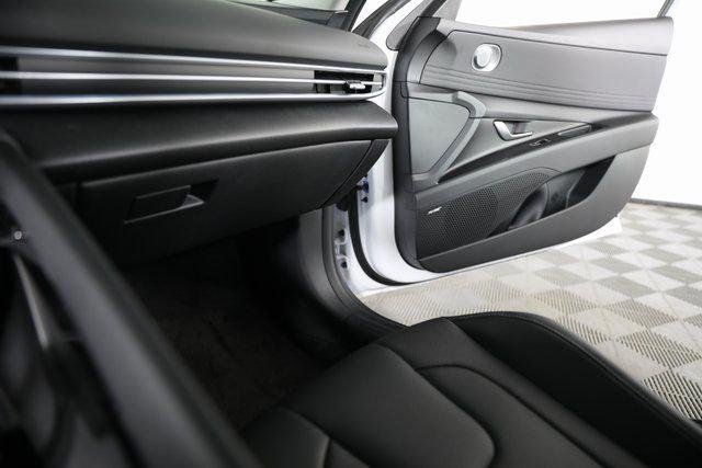 2025 Hyundai Elantra Limited - Photo 47