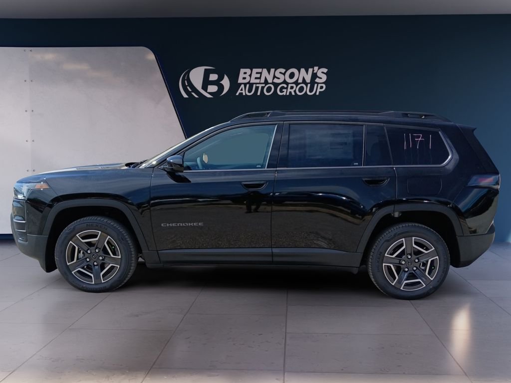 New 2026 Diamond Black Crystal Pearl-Coat Exterior Paint Jeep Laredo image 2