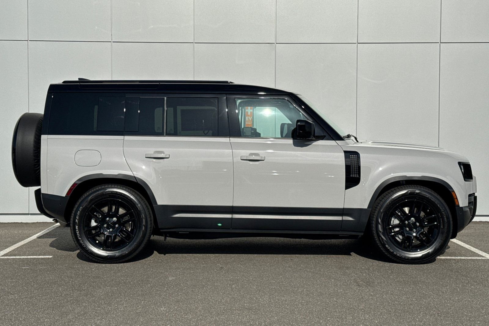New 2026 Borasco Grey Land Rover S image 6