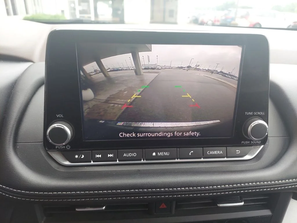 Used 2023 Gray Nissan SV image 27