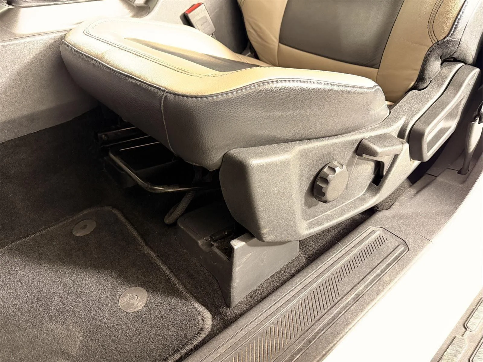 Used 2023 Oxford White Ford Wildtrak Advanced image 13