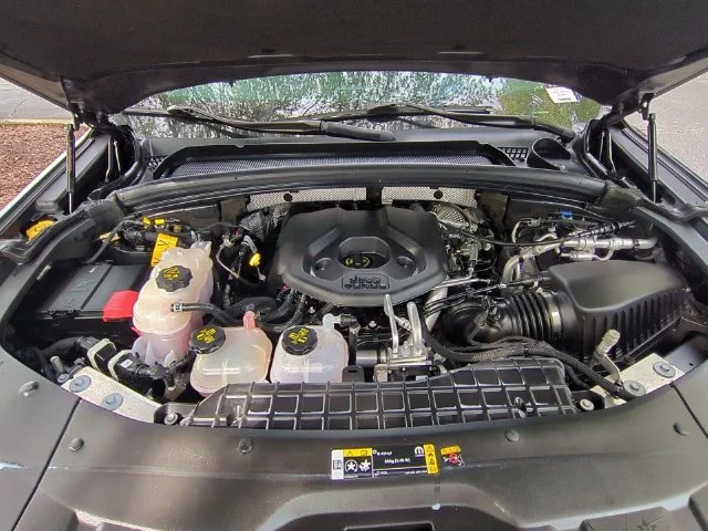 Used 2022 Gray Jeep Summit 4xe image 39