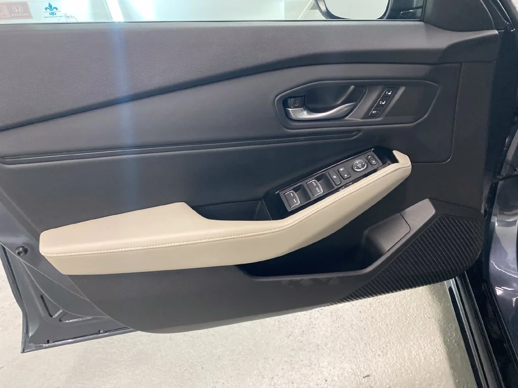 Used 2025 Gray Honda Touring image 8