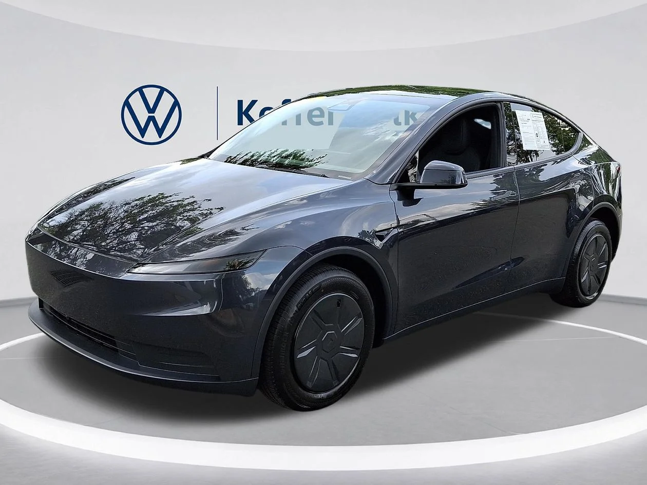 Used 2026  Tesla  image 3
