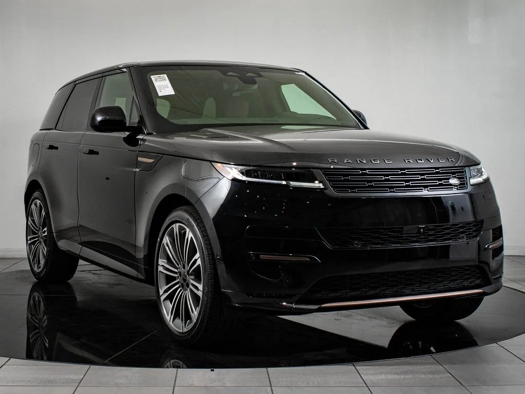 New 2026 Santorini Black Metallic Land Rover Dynamic SE image 12