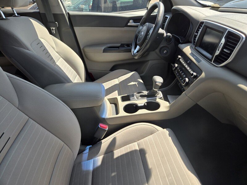 Used 2018 Clear White KIA LX AWD image 3