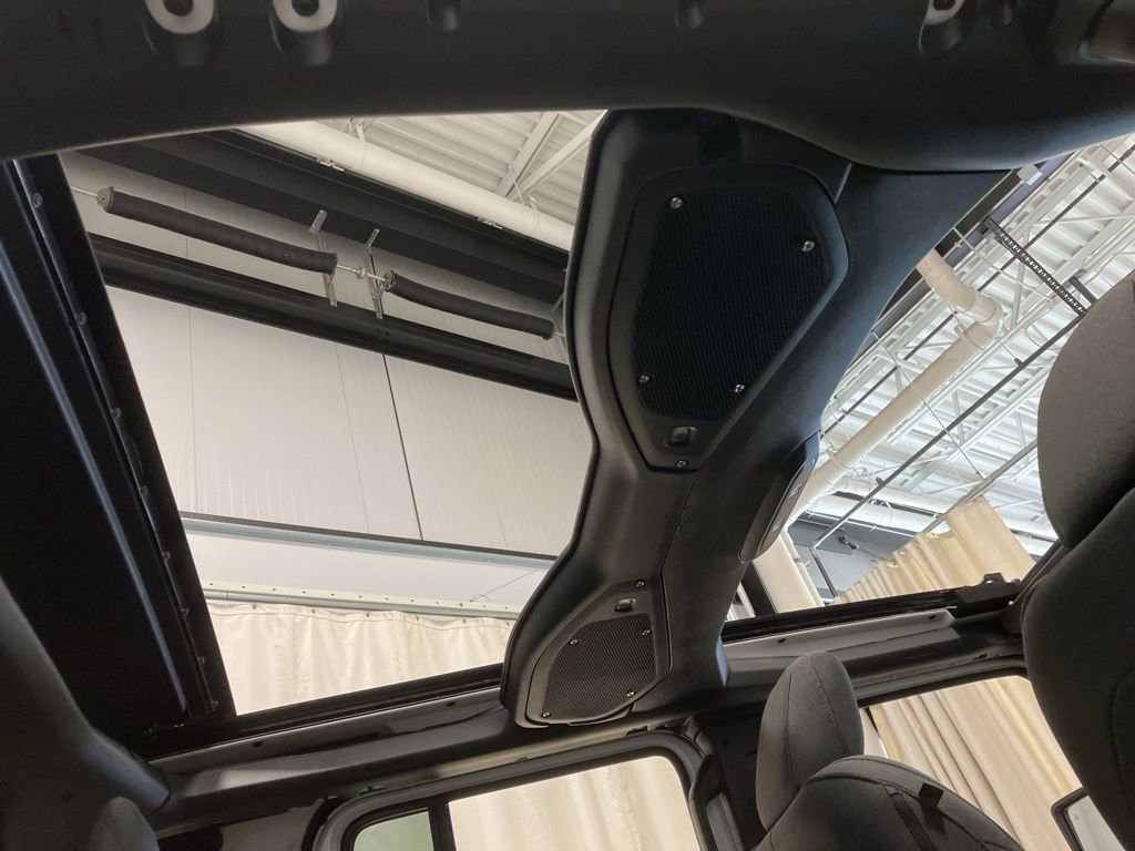 New 2026 Bright White Clear-Coat Exterior Paint Jeep 85th Anniversary image 19