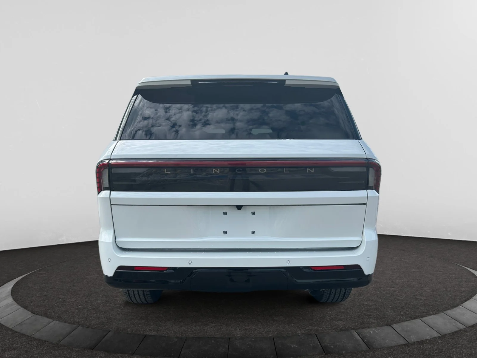 New 2027 Pristine White Metallic Tri-Coat Lincoln Reserve image 4