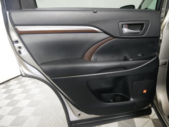 Used 2015 Creme Brulee Mica Toyota Limited image 12