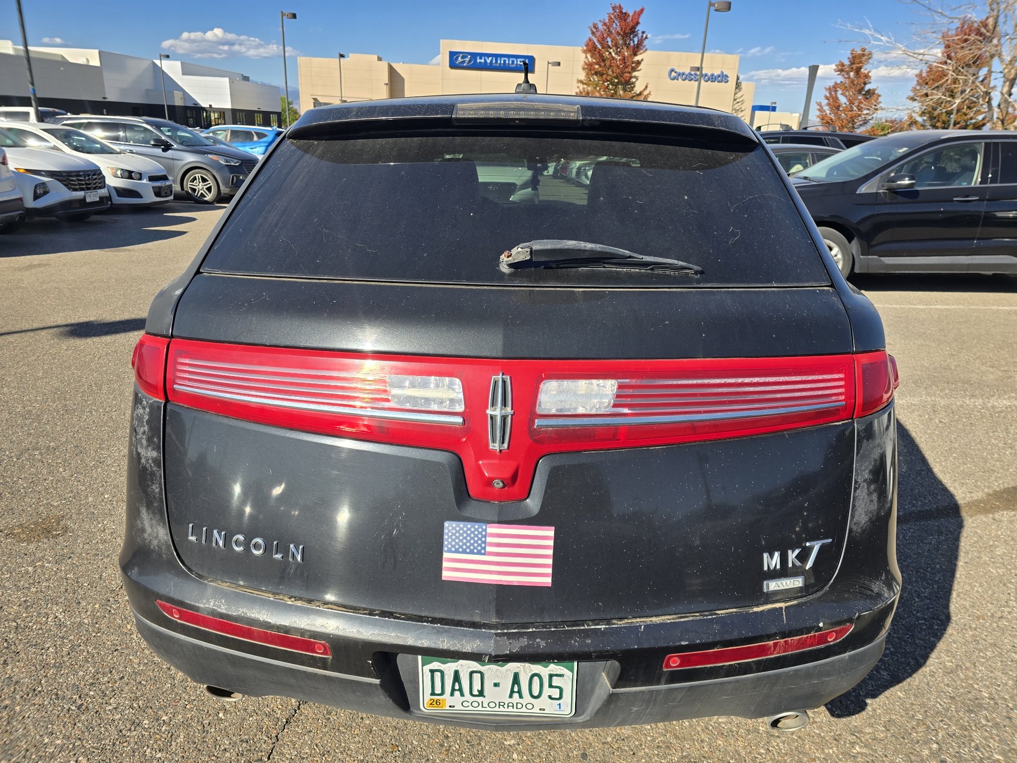 Used 2013 Tuxedo Black Metallic Lincoln Livery image 16