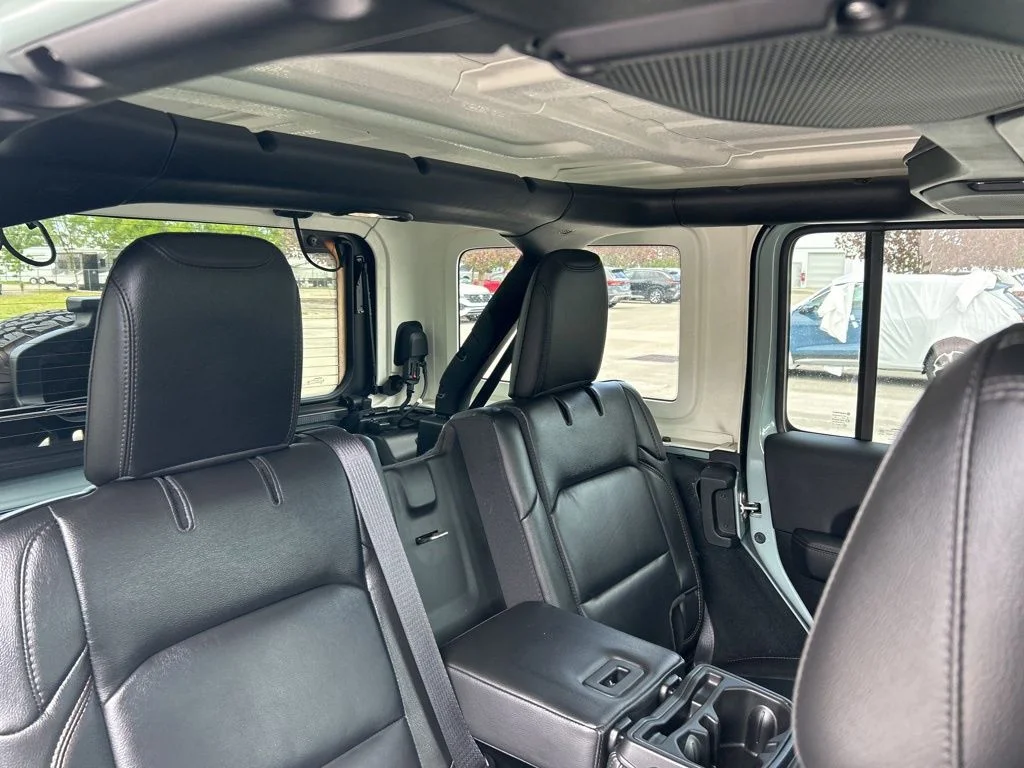 Certified Used 2023 Earl Clearcoat Jeep Rubicon 392 image 45