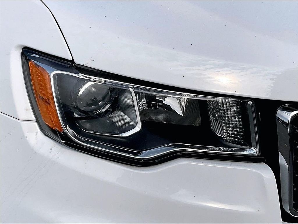 Used 2020 White Jeep Limited image 31