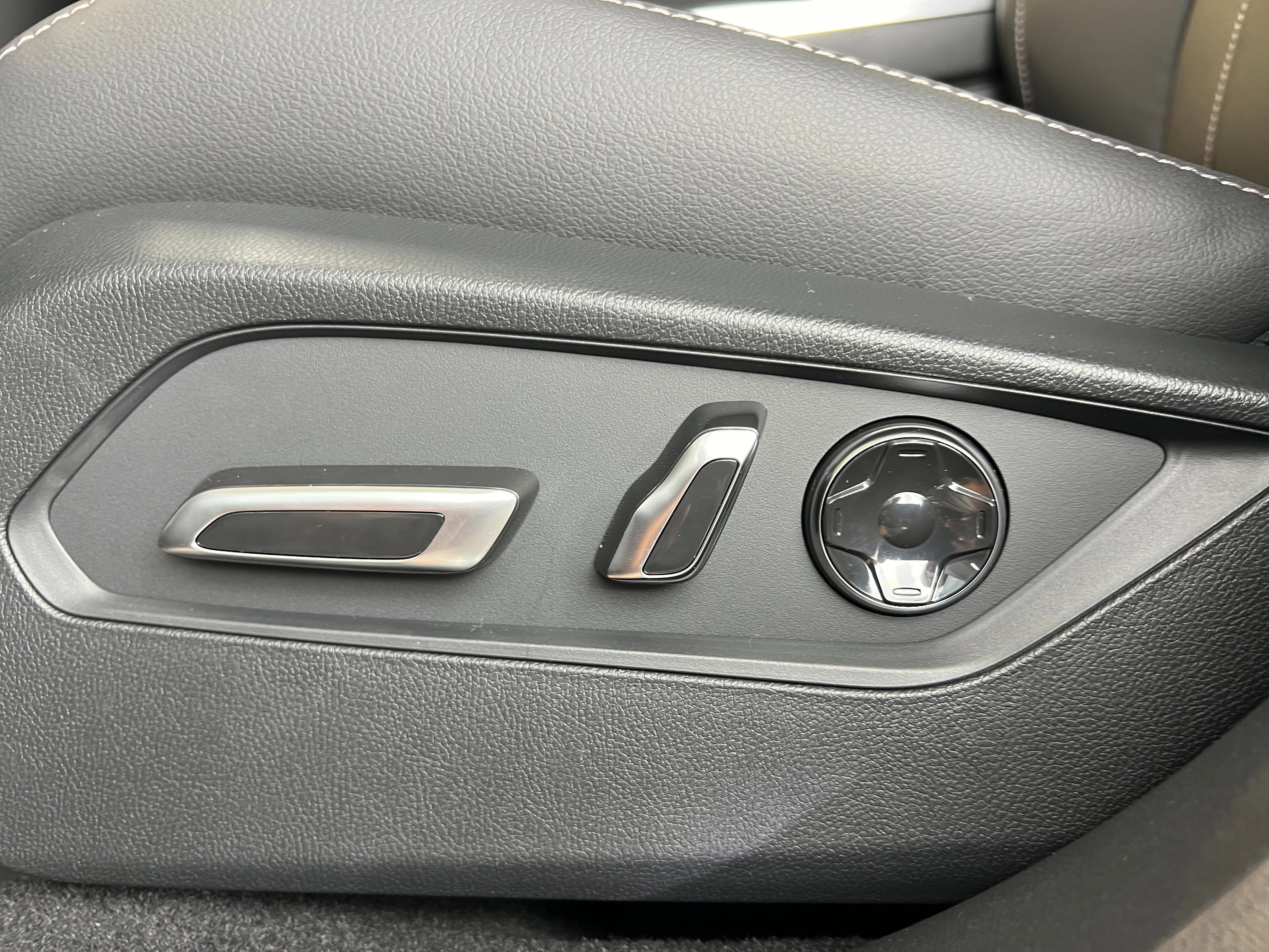 New 2026 Platinum White Pearl Acura  image 14