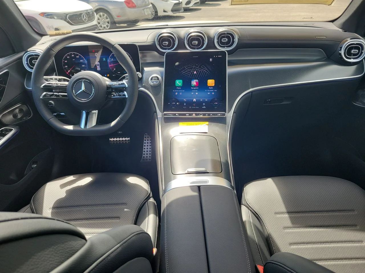 New 2026 Polar White Mercedes-Benz GLC 300 image 13