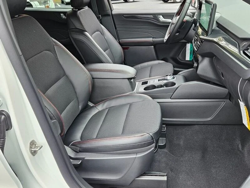 New 2026 star white metallic tri-coat Ford ST-Line Select image 16
