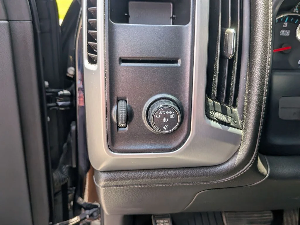 Used 2018 Black GMC SLT image 13