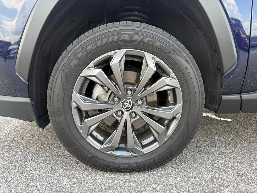 Used 2024 Blue Toyota XLE Premium image 25