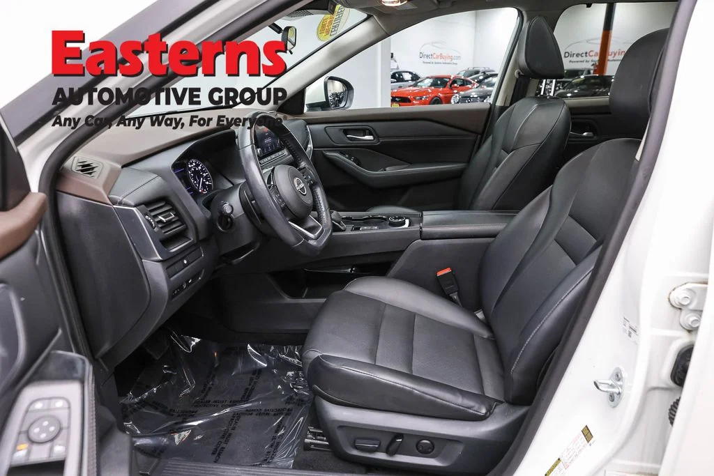 Used 2023 White Nissan SV image 13