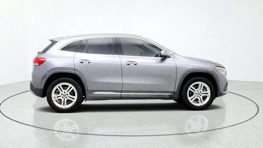 Used 2021 Mountain Grey Metallic Mercedes-Benz GLA 250 4MATIC® SUV w/ Premium Pkg & Heated Front Seats image 4