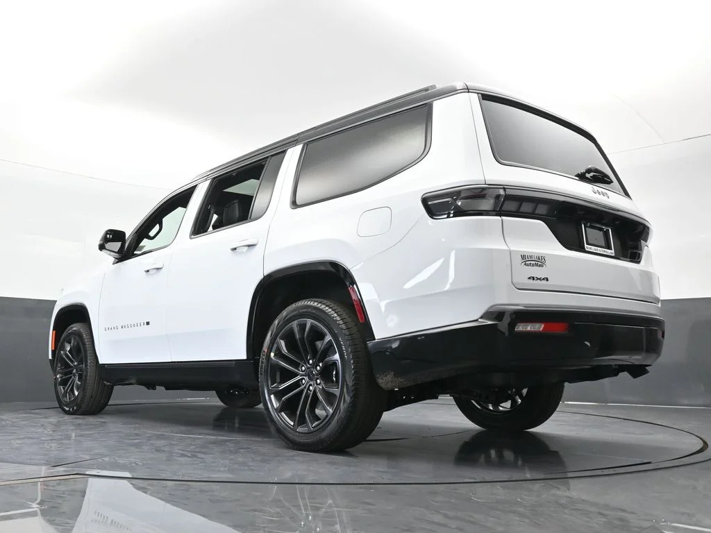 New 2026 Bright White Clearcoat Jeep Summit Obsidian image 60