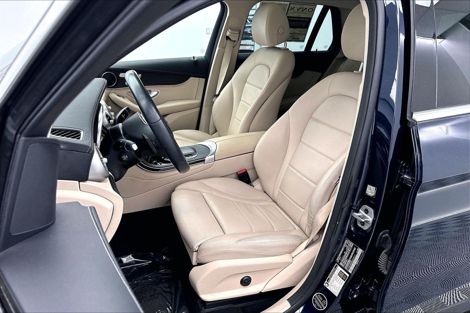Used 2022 Lunar Blue Metallic Mercedes-Benz GLC 300 image 28