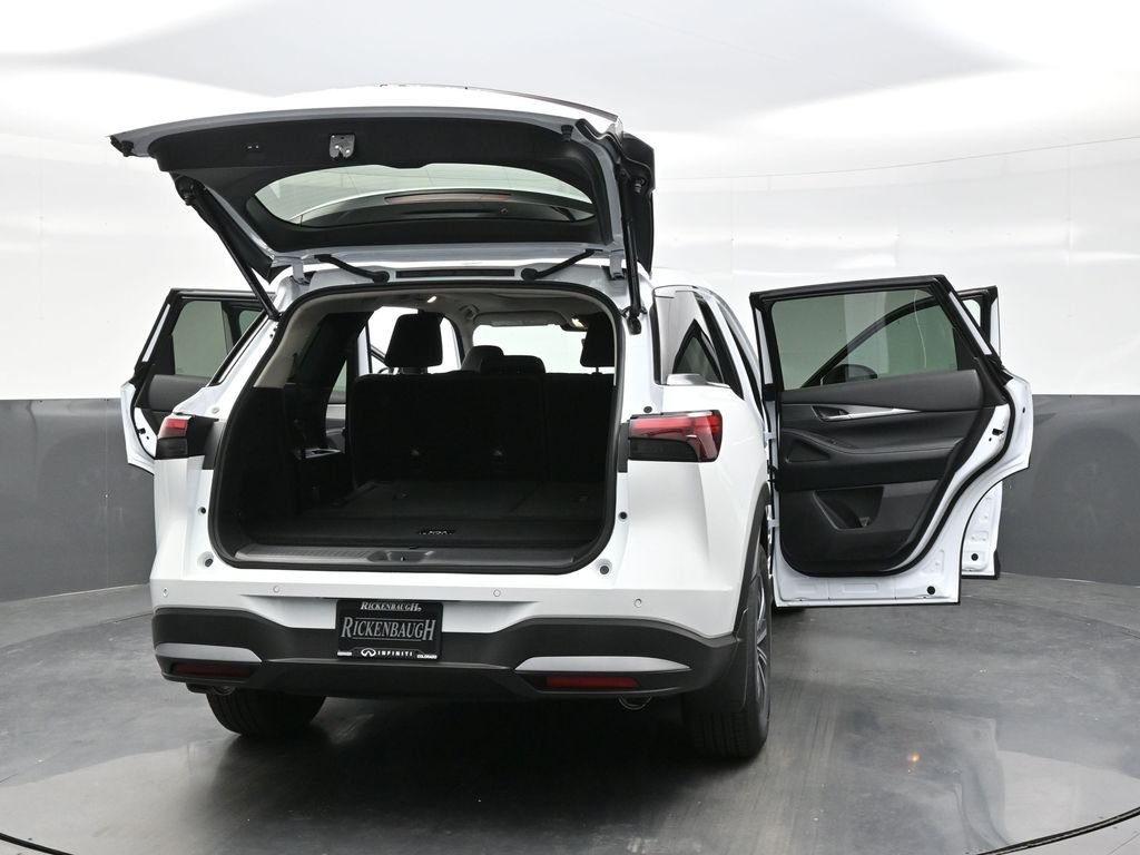 New 2027 RADIANT WHITE INFINITI Pure AWD image 52