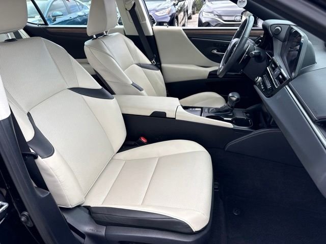 Used 2024 Black Lexus 350 image 14