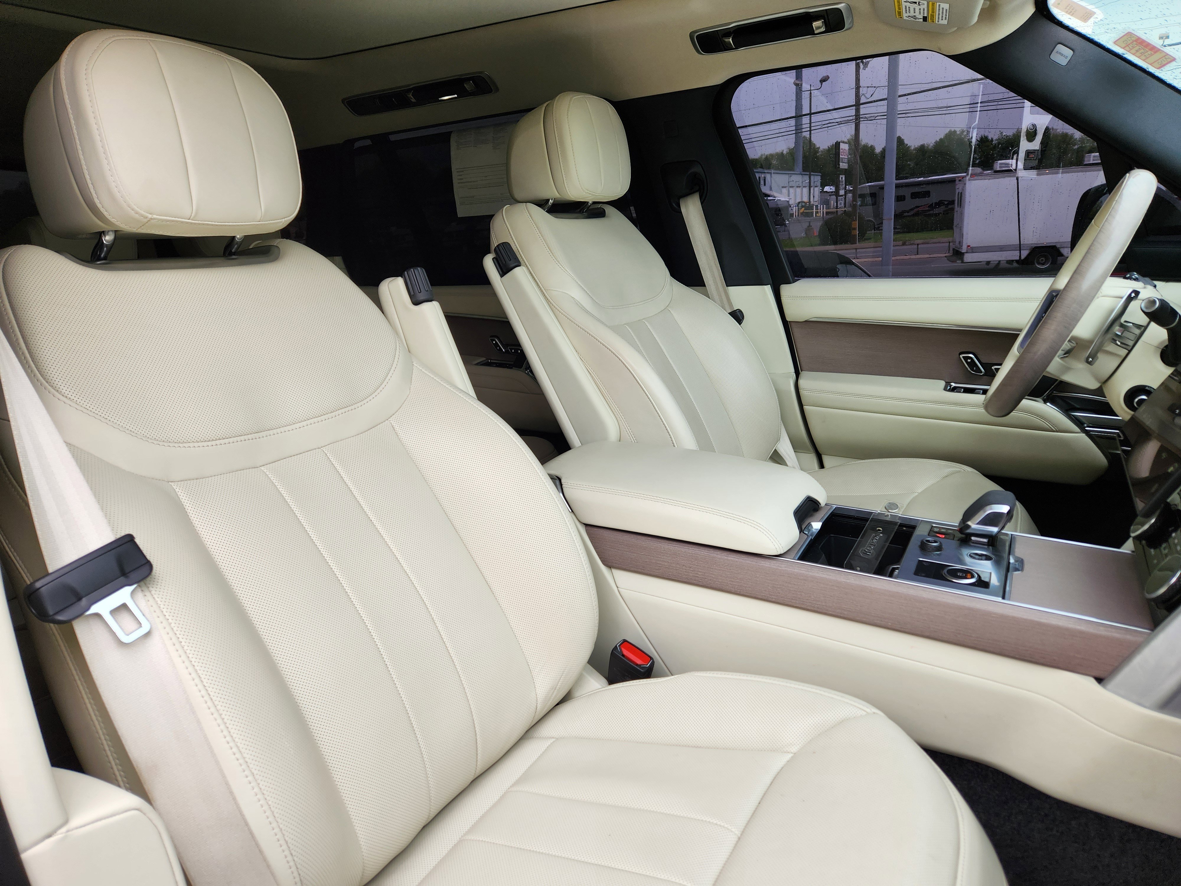 Certified Used 2023 Fuji White Land Rover SE image 16