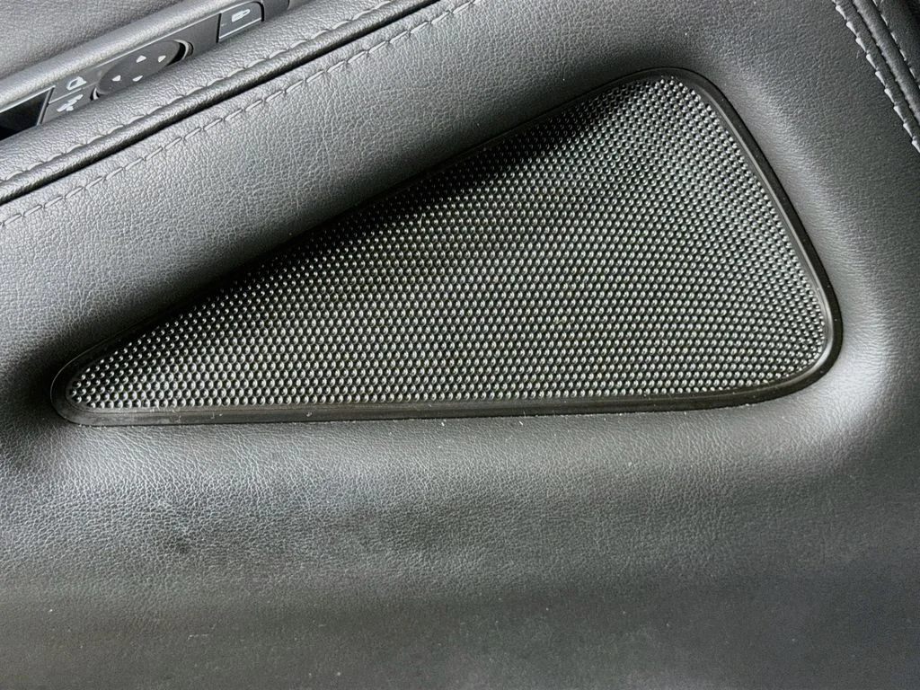 Certified Used 2023 Black INFINITI LUXE image 25