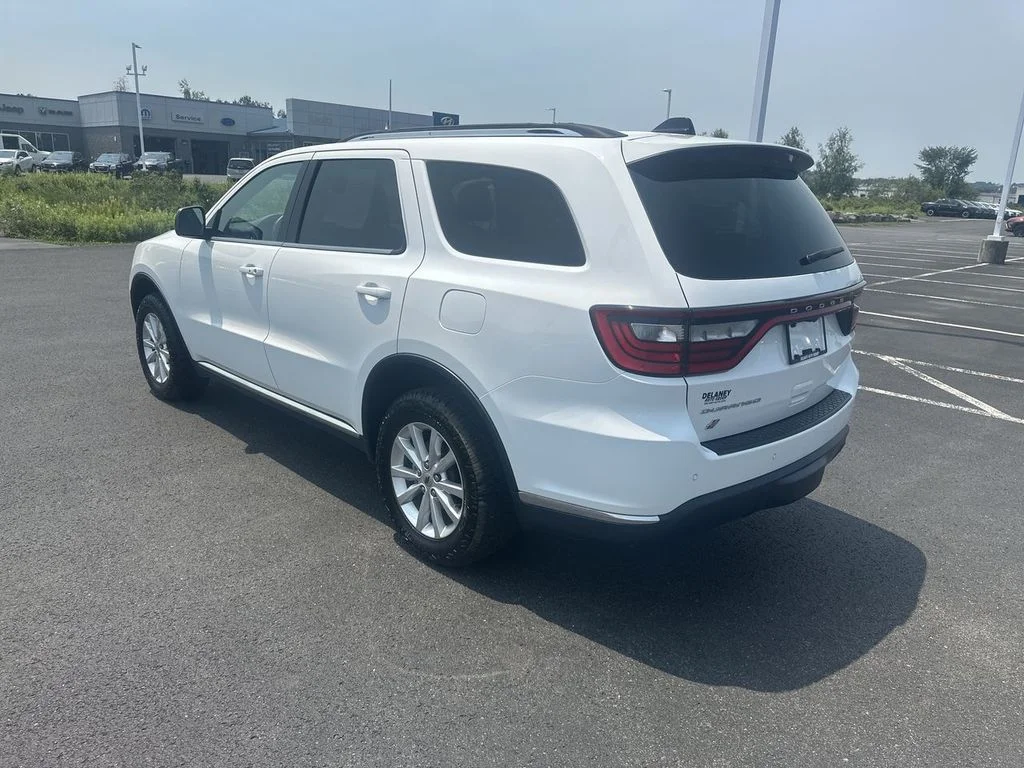 Used 2023 White Dodge SXT image 6