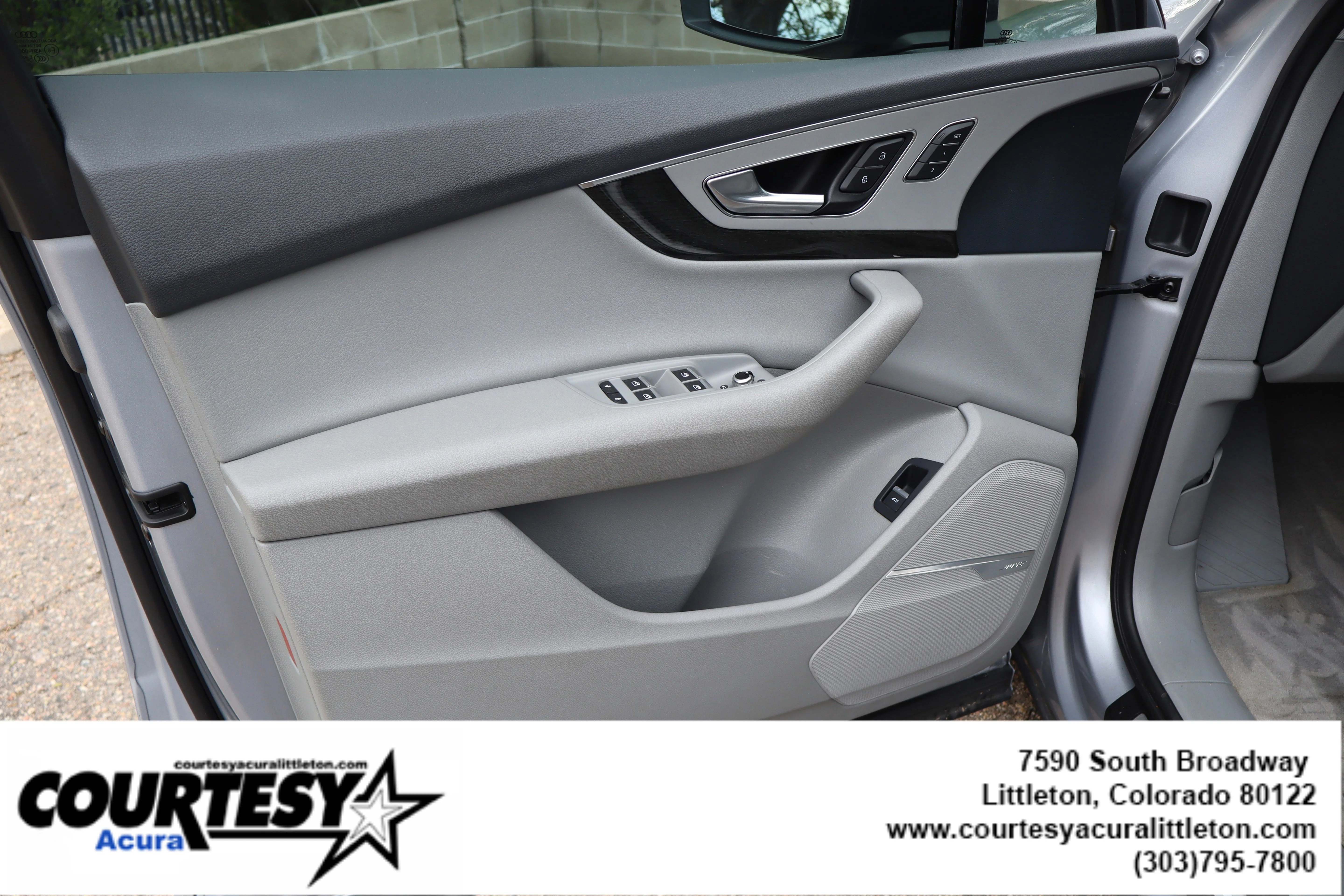 Used 2018 Silver Audi Premium Plus image 25