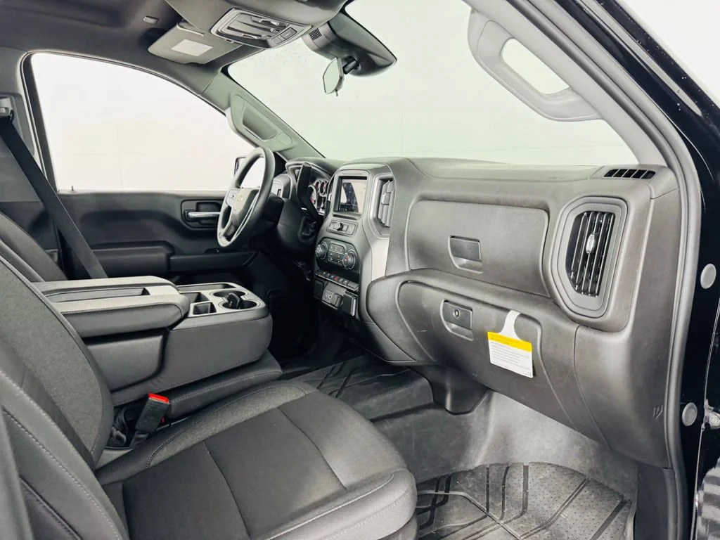 Used 2026 Black Chevrolet Custom image 25