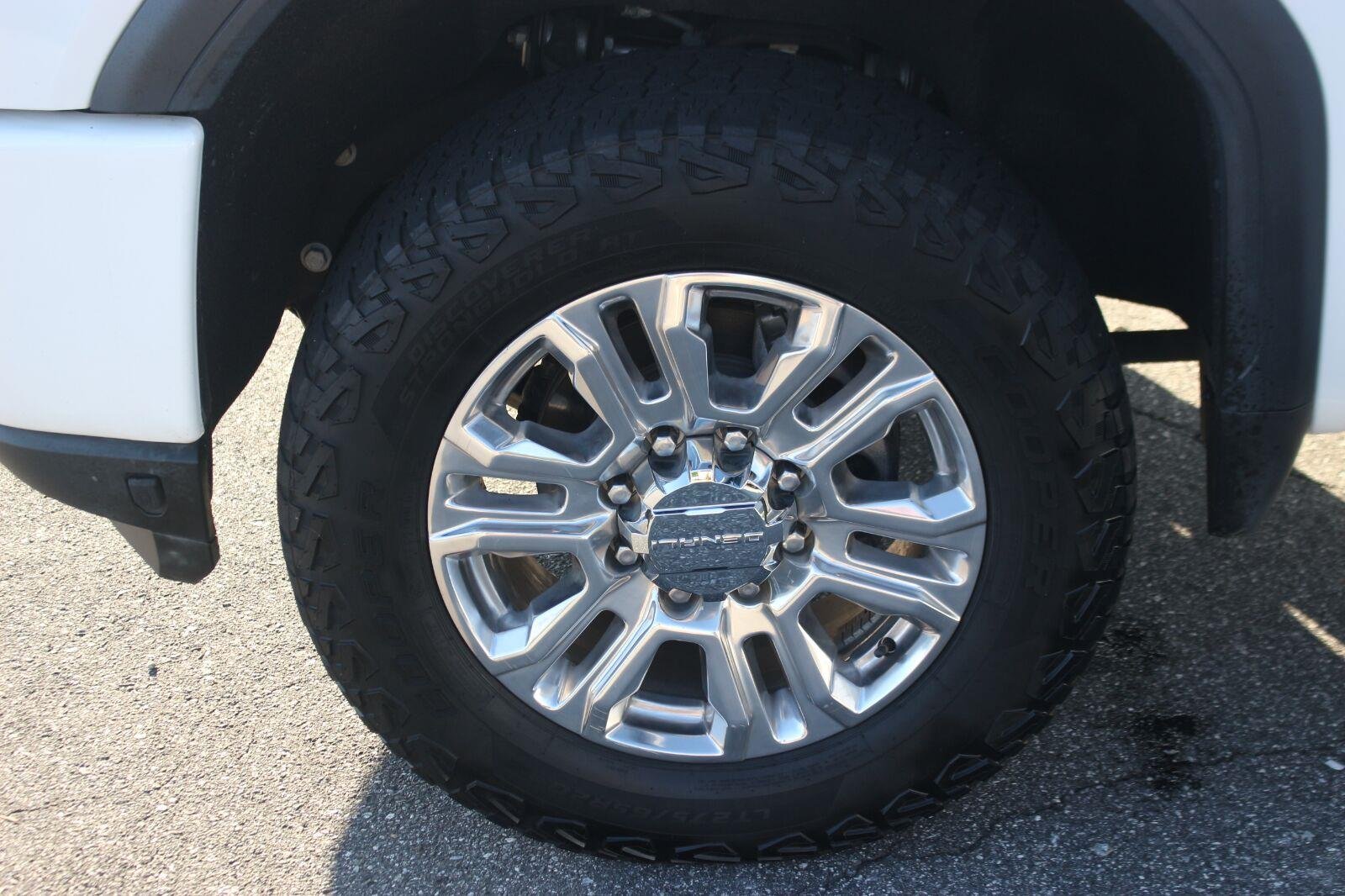 Used 2022 SUMMIT WHITE GMC Denali image 42