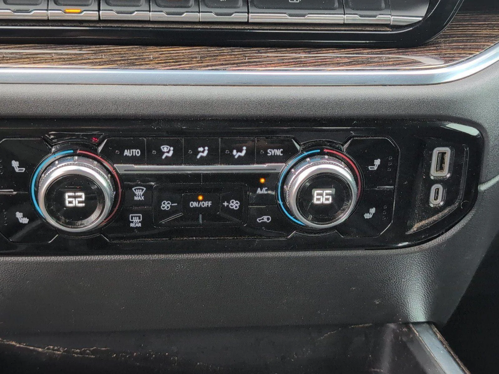 Used 2023 Summit White GMC Elevation image 23