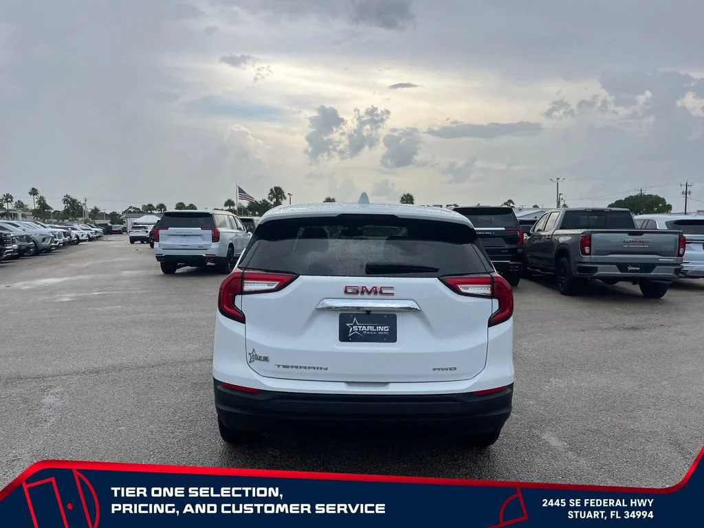 Used 2024 Summit White GMC SLE image 6