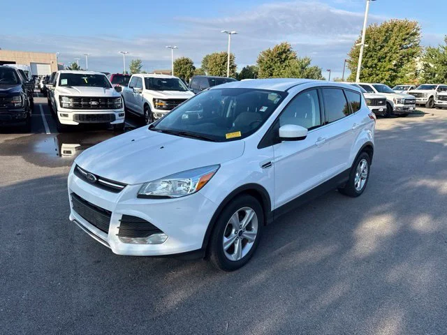 Used 2016 Oxford White Ford SE image 3