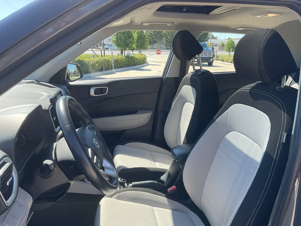 Used 2025 Gray Hyundai SEL image 11
