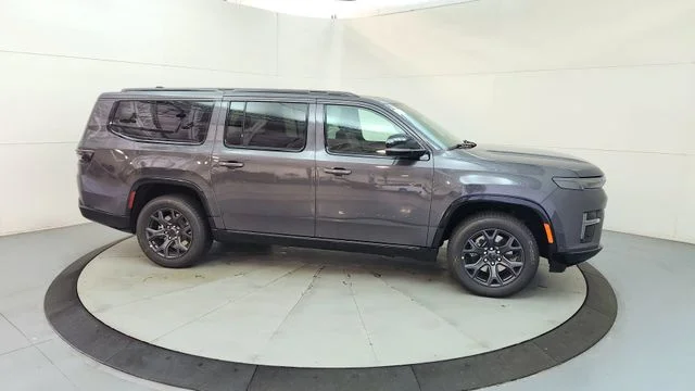 New 2026 Baltic-Gray Metallic Clear-Coat Exterior Paint Jeep Limited Altitude image 13