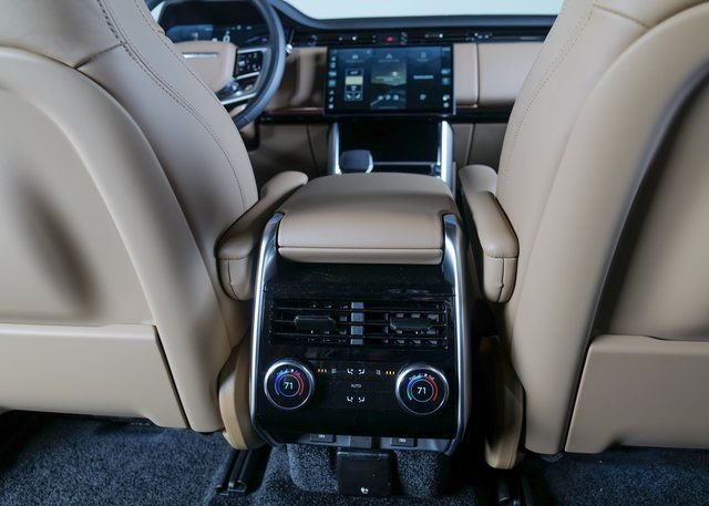 New 2026 Santorini Black Land Rover SE image 21