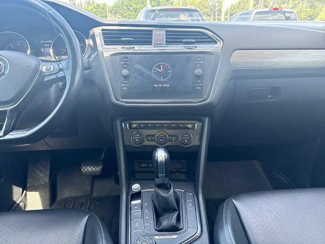 Used 2018 Blue Metallic Volkswagen SEL image 19