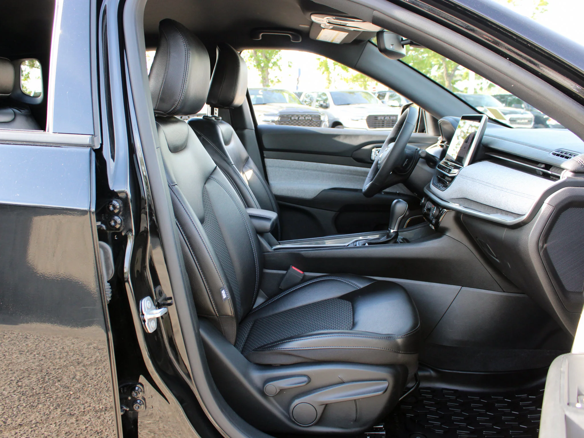 Certified Used 2023 Black Jeep North * Loaded | Heated Leather Seats | Adaptive Cruise | Apple CarPlay | 360 View Camera image 20