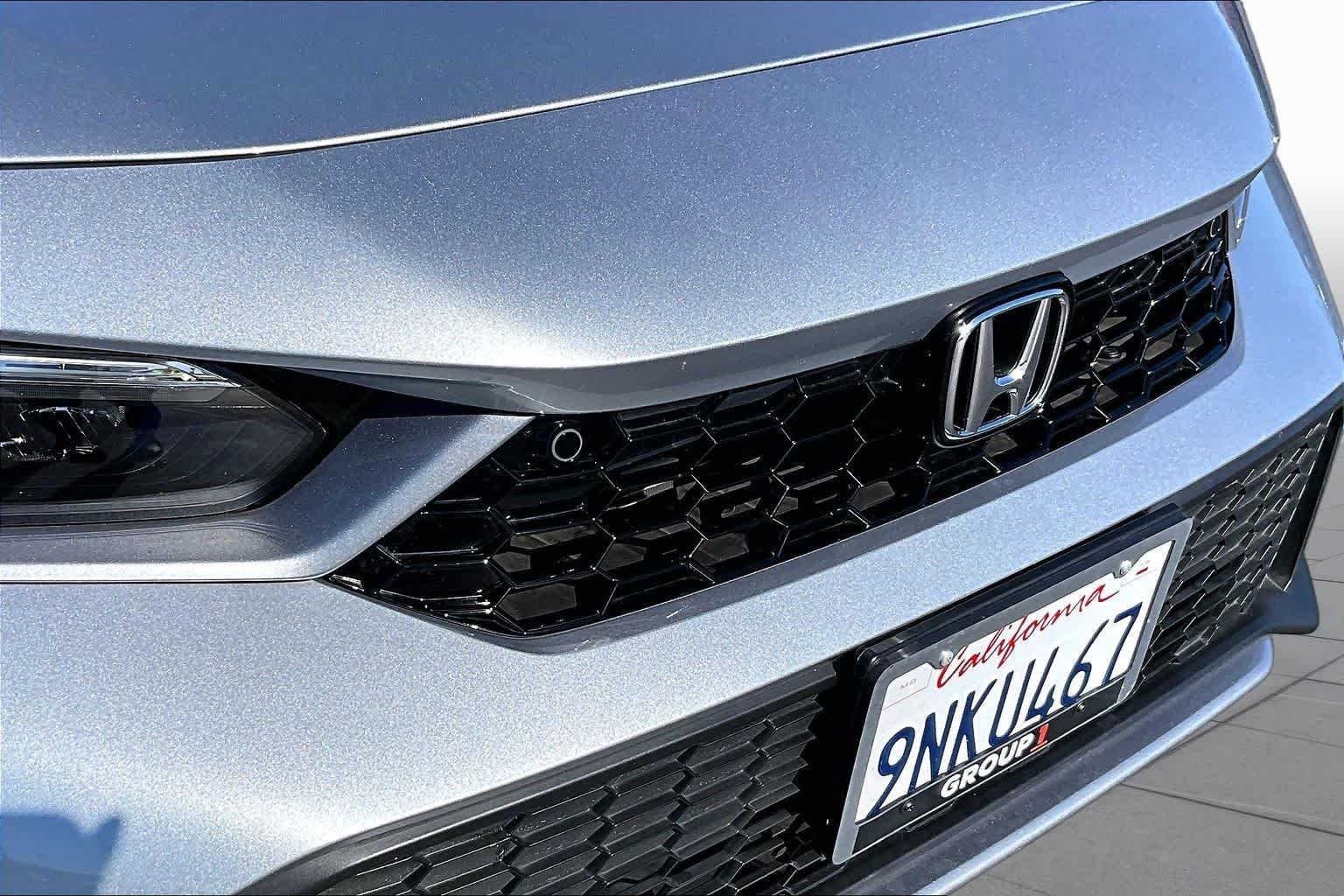 Used 2025 Solar Silver Metallic Honda Sport Touring image 29