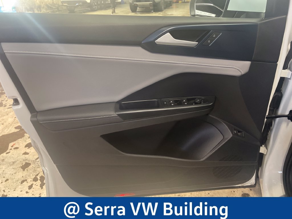 Certified Used 2024 White Volkswagen 1.5T SE image 18