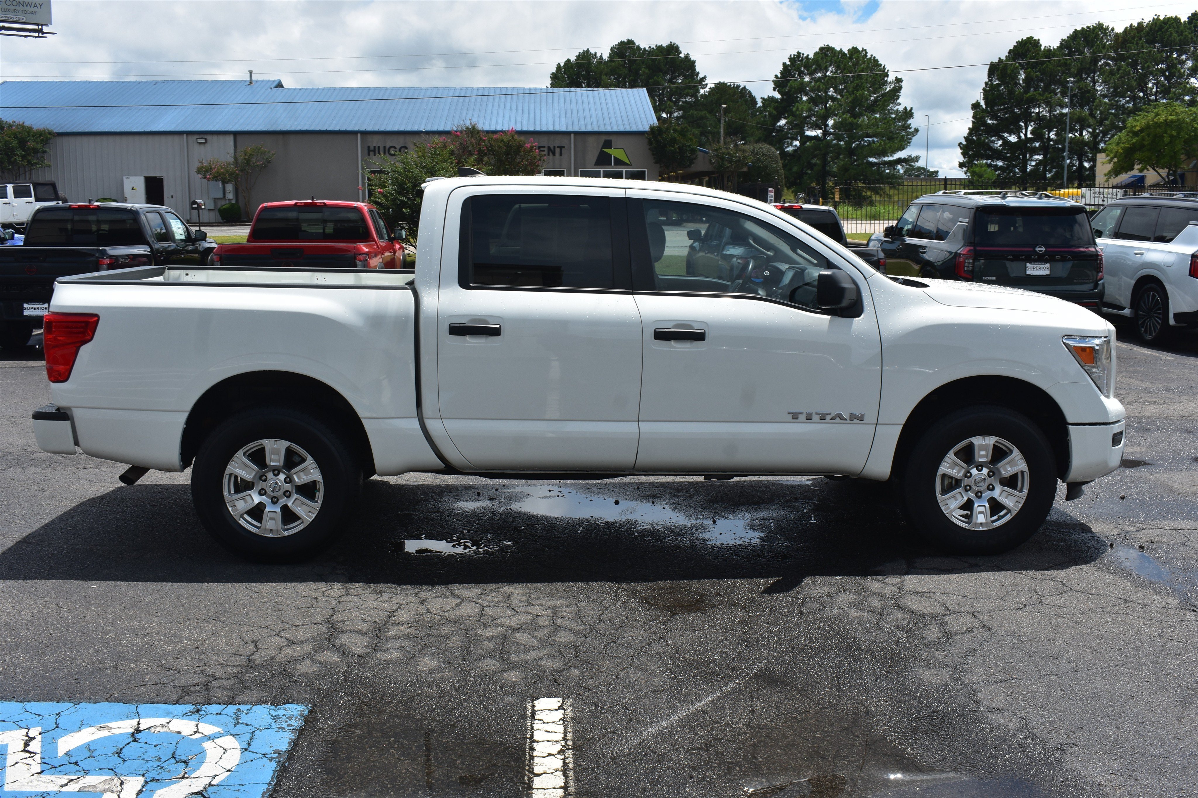 Used 2023 Glacier White Nissan SV image 4