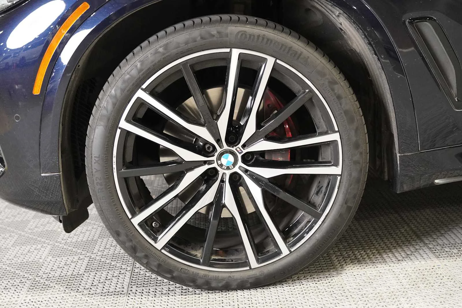 Certified Used 2023 Carbon Black Metallic BMW sDrive40i image 8