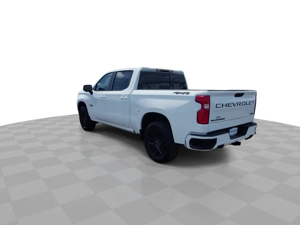 New 2026 Summit White Chevrolet RST image 6