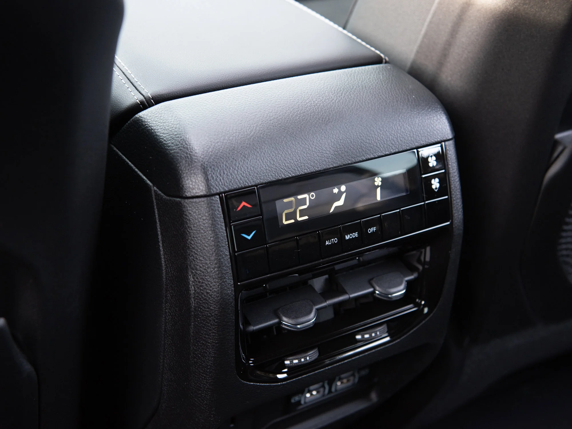 New 2025 Grey Jeep Altitude* image 19