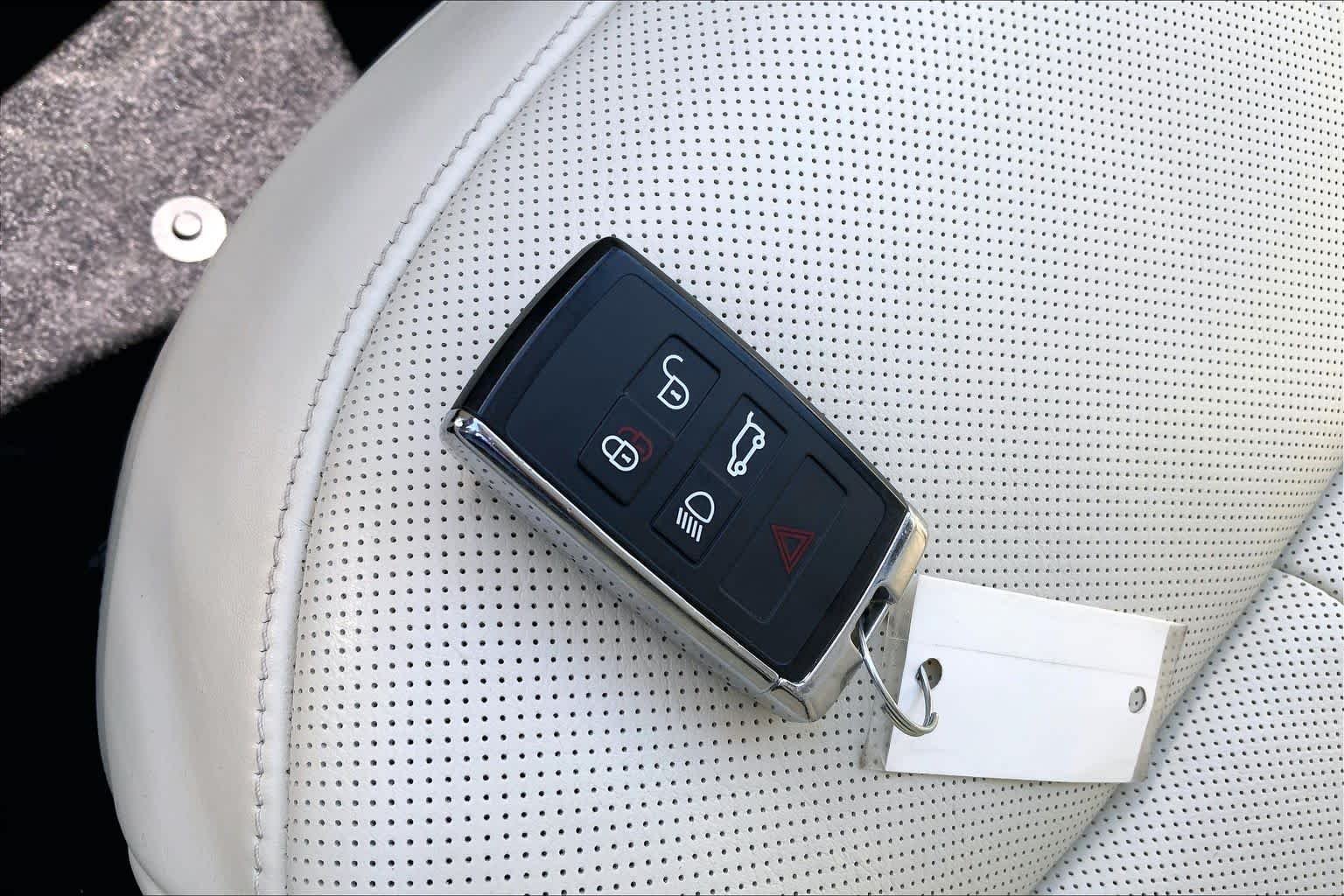 Used 2023 Ostuni Pearl White Land Rover Autobiography image 14
