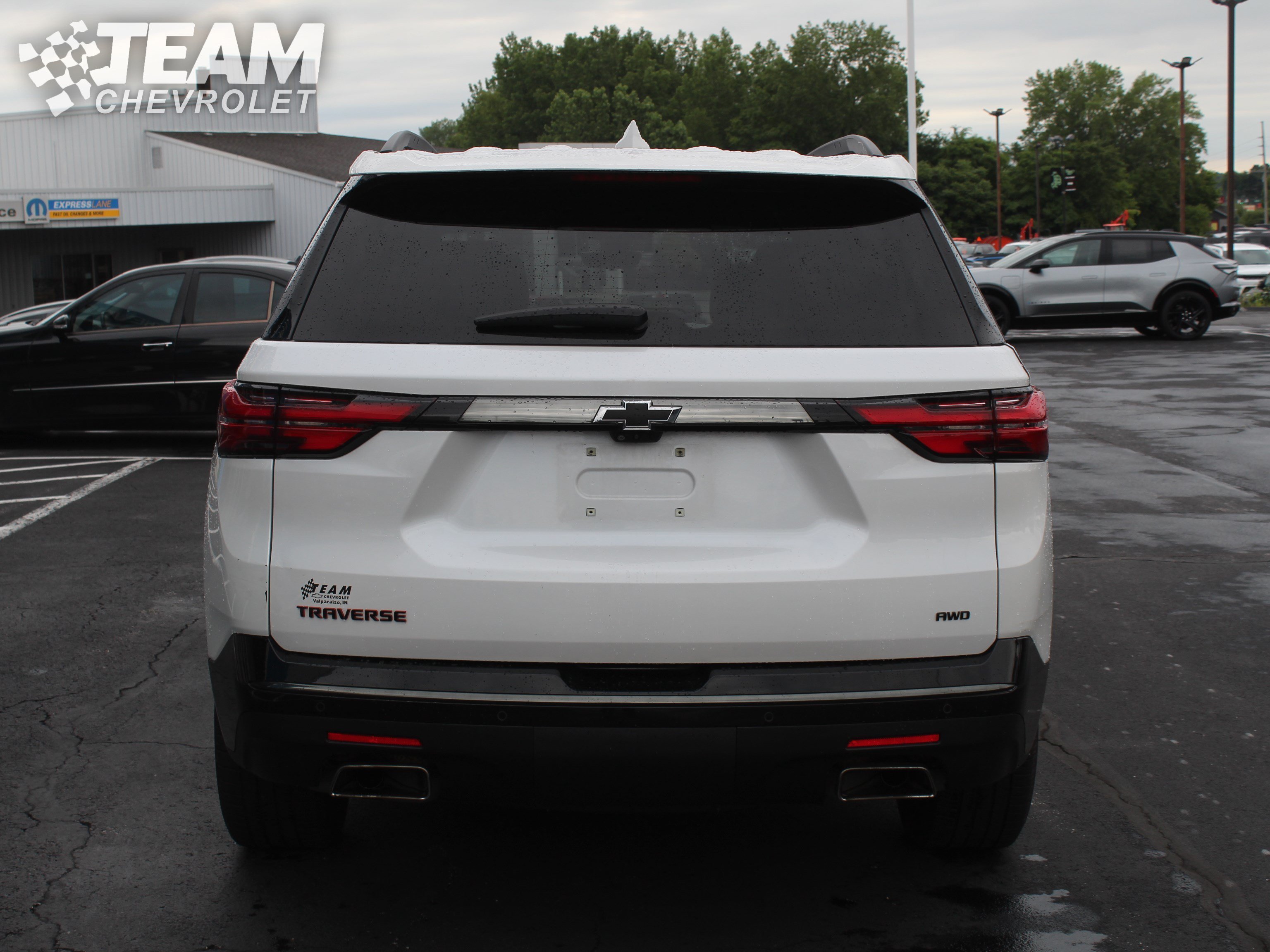 Used 2022 Iridescent Pearl Tricoat Chevrolet Premier image 5