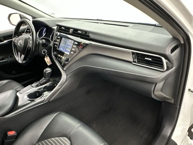 Used 2019 White Toyota SE image 13